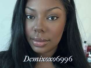 Demixoxo6996