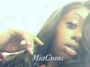 MiaCums