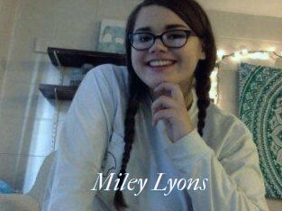 Miley_Lyons