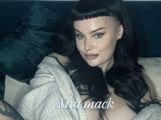 Mia_mack
