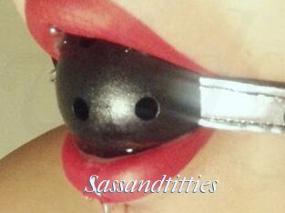 Sassandtitties