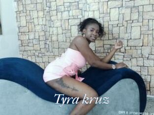 Tyra_kruz