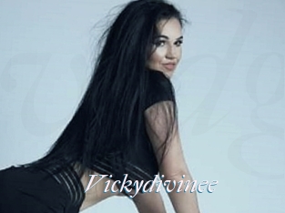 Vickydivinee